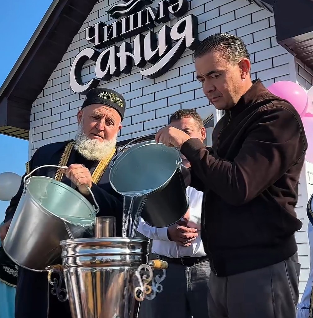 Слова благодарности сказал глава муниципального района Ранис Камартдинов. Фото А. Шарафутдиновой.